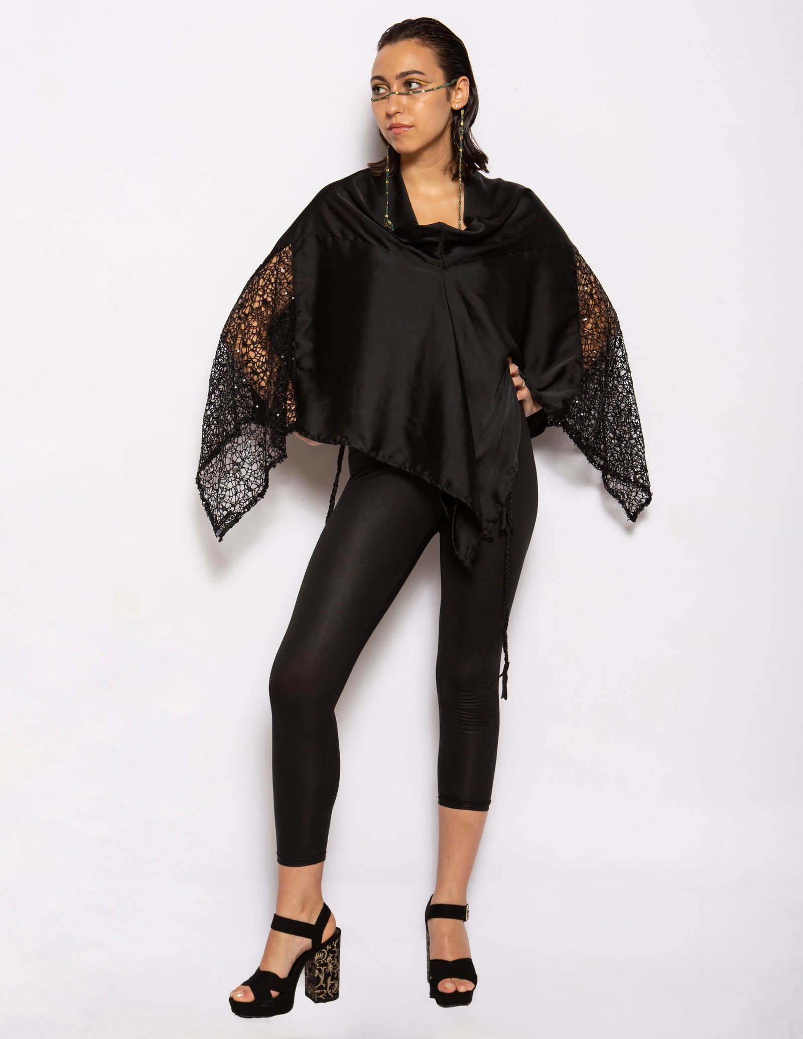 ＊韓国＊［YIN AND YANG IN HARMONY］Clover dress black Transformable Yin Yang Dress - Elegant and Versatile – Con